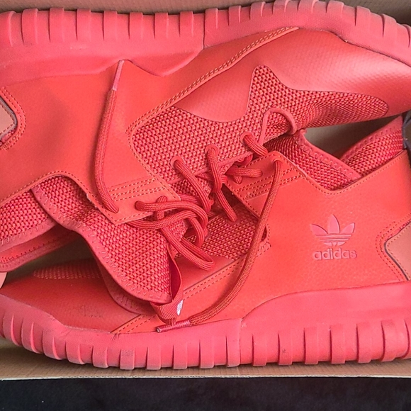 Adidas - Picture 2 of 6